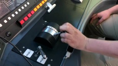 Tren Sürücüsü El Kokpit Cabine Pano Kontrolleri İtme Kolu.