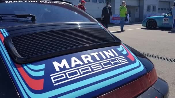 Vintage Porsce autó Martini Racing — Stock videók