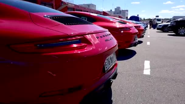 Grupp av Porsche bil — Stockvideo