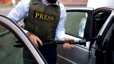 Yayın Gazetecisi. Stringer.