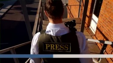 Yayın Gazetecisi. Stringer.