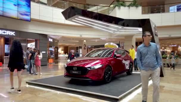 Nytt märke Mazda i Afimall City moderna köpcentrum — Stockvideo