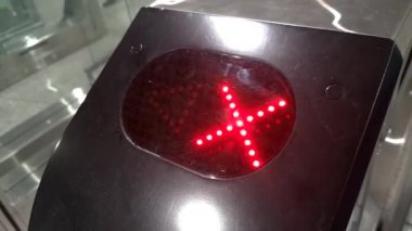 Erişim Reddedilen Kırmızı İşaretli Kapalı Giriş Turnike.