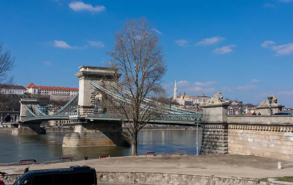 Puente de cadena en el río Danubio en la ciudad hungary budapest — Foto de Stock