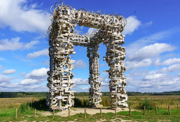 Esculturas de madeira no Parque de Arte Nikola Lenivets National Park, região de Kaluga, Rússia — Fotografia de Stock