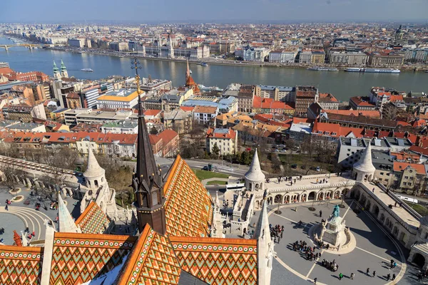 Budapest, Hongrie coucher de soleil avec Danube, Parlement, Château. Vue de Gellert Hill — Photo