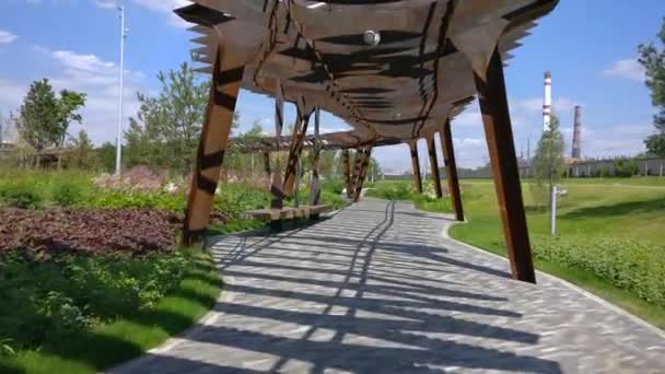 Tufeleva roscha architecture park in Moscow. Summer day at landscape park walk 4k time lapse Russia — Stock Video