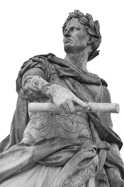 Römische Kaiser Julius Caesar Statue isoliert über weißem Hintergrund — Stockfoto