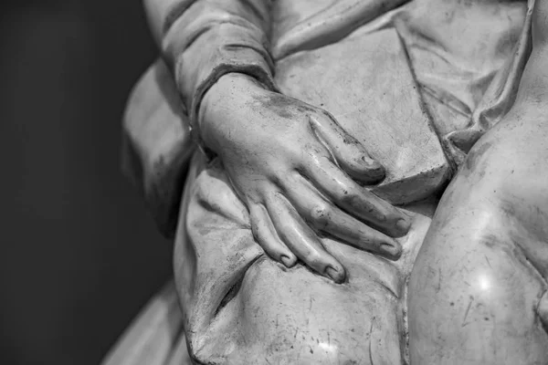 Detalhe estátua de pedra da mão humana — Fotografia de Stock