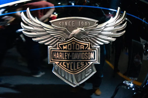Moscou, Russie - 17 mars 2018 : Harley-Davidson Motor Company. Exposition de motos. L'élément de moto Harley-Davidson — Photo