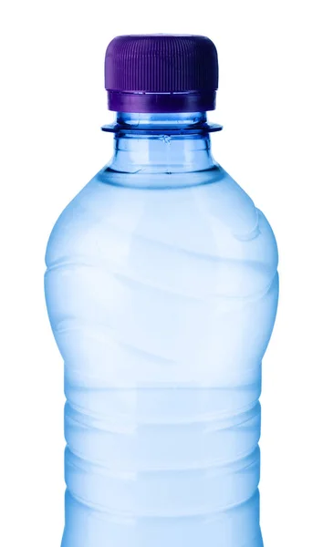 Plastikflasche mit noch gesundem Wasser isoliert auf weißem Hintergrund — Stockfoto