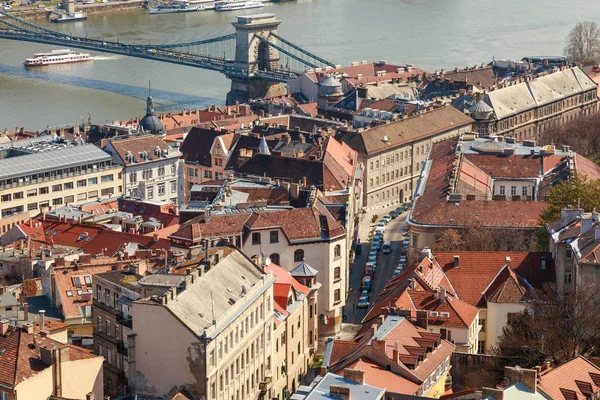 Chain Bridge est le symbole par excellence de Budapest, l'une des plus belles villes européennes — Photo