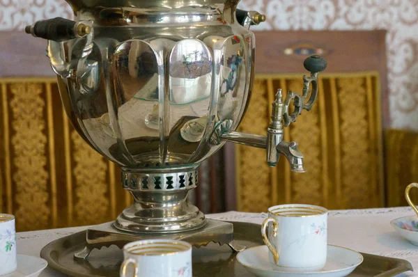 Ρωσική τσάι σαμοβάρι έννοια παραδοσιακό ρωσικό πολιτισμό αντικείμενο σαμοβάρι — Φωτογραφία Αρχείου