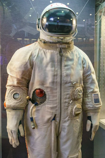 Kaluga, Ryssland, 17 September 2017: Ryska astronaut rymddräkt i Kaluga space museum — Stockfoto