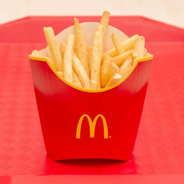 Moskau, russland, 15. märz 2018: mcdonalds big mac hamburger menu, Pommes frites und coca cola — Stockfoto