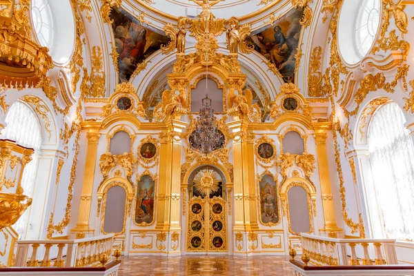 St. Petersburg, Rosja - 12 maja 2017: Wnętrze Państwa Hermitage, Kościół Wielkiego Pałacu Zimowego. Hermitage jest jednym z największych i najstarszych muzeów sztuki i kultury na świecie — Zdjęcie stockowe