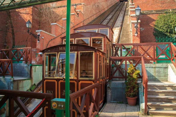 Budapest, Hungary, March 22 2018: Budapest Castle Hill Funicular. Hungary. Vintage carriages are at the last stop — Stock Photo, Image