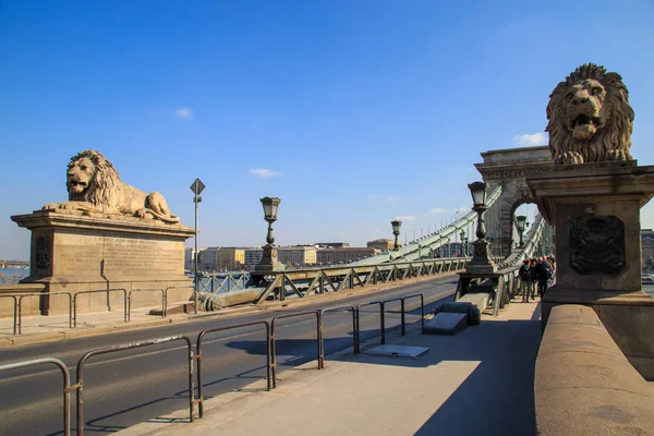 Будапешт, Угорщина, 22 березня 2018 роки: Szechenyi ланцюг міст один з найкрасивіших мости Будапешт, Угорщина — стокове фото
