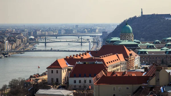 Boedapest panorama van de stad met uitzicht op Donau, Hongarije — Stockfoto
