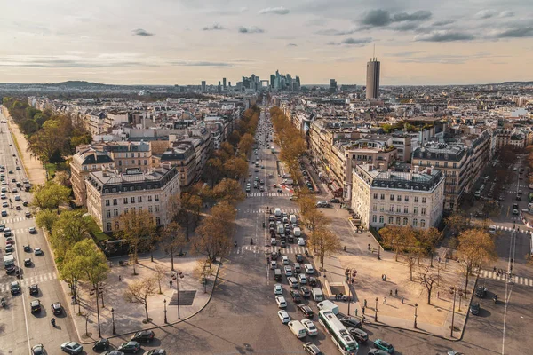 Obchodní oblasti La defense, la grande armee avenue. pohled od arc de triomphe. Paříž, Francie, Evropa — Stock fotografie