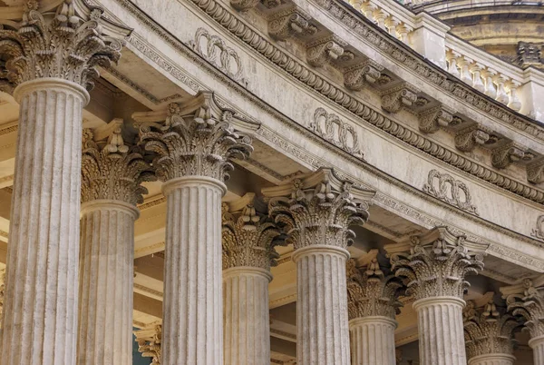 Antica colonna del tribunale di giustizia vintage — Foto Stock