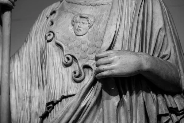 Detalhe estátua de pedra da mão humana — Fotografia de Stock