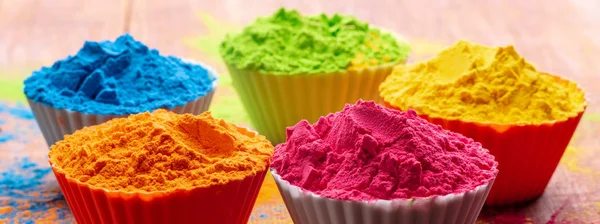 Holi color powder. Organic Gulal colours in bowl for Holi festival, Hindu tradition festive — Stock Photo, Image