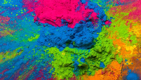 Абстрактный колоритный фон Happy Holi. Цвет живого порошка на дереве. Пыль цвета брызг текстуры. Украшение полотна из плоской краски — стоковое фото