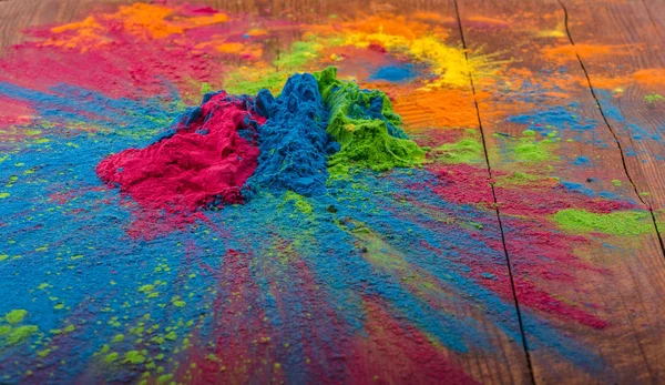 Polvere colore Holi. Colori golari biologici in ciotola per la festa di Holi, tradizione indù festiva — Foto Stock