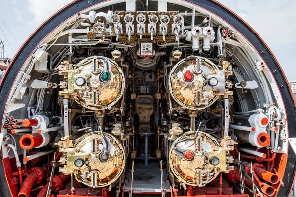 Istanbul, Turkey, 23 March 2019: Torpedo room on a combat submarine torpedo launching tube. Rahmi M. Koc Industrial Museum — Stock Photo, Image