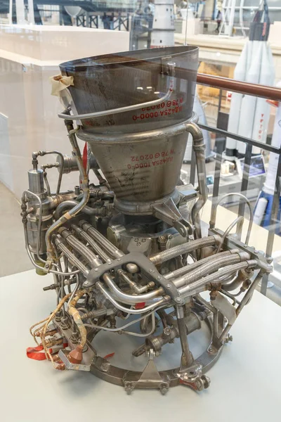 Μόσχα, Ρωσία-28 Νοεμβρίου, 2018: μηχανή πυραύλων υγρού-προωθητικού. Διαστημικό περίπτερο στο VDNH. σύγχρονο Μουσείο εξερεύνησης του ρωσικού σύμπαντος — Φωτογραφία Αρχείου