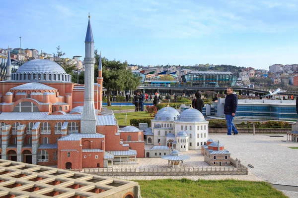 Istanbul, Türkei - 23. März 2019: miniaturk ist ein Miniaturpark in istanbul, Türkei. Der Park umfasst 122 Modelle. Panoramablick auf Miniatur — Stockfoto