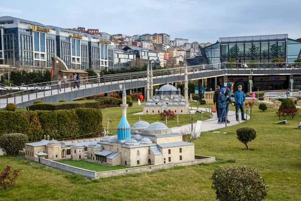 Istambul, Turquia - 23 de março de 2019: Miniaturk é um parque em miniatura em Istambul, Turquia. O parque contém 122 modelos. Vista panorâmica de Miniaturk — Fotografia de Stock