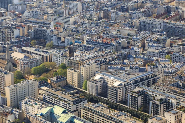 Paris, Frankrike, 30 mars, 2017: Aerial utsikt över Paris från Eiffeltornet. Panoramautsikt över stadssilhuetten över Paris. Taklandskap Panorama — Stockfoto