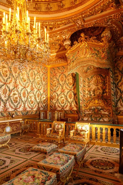 Fontainebleau, França, 30 de março de 2017: Fontainebleau Palace room interiors. Chateau foi um dos principais castelos do museu nacional dos reis franceses e um Patrimônio Mundial da UNESCO — Fotografia de Stock