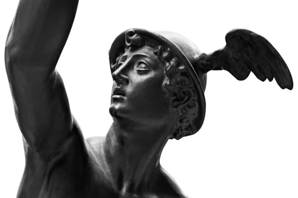 Antica statua dell'antico dio del commercio, mercanti e viaggiatori Hermes - Mercurio. E 'un messaggero olimpico con le ali sul casco. Scultura isolata su sfondo bianco mediante percorso di ritaglio — Foto Stock