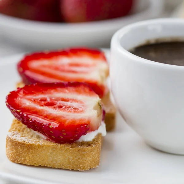 Toast Fresh Strawberry Coffee — Stock Photo, Image