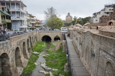 Tiflis, Gürcistan - 30 Mart 2018: Abanotubani olan antik bölge Tiflis, sülfürik banyolar için bilinen