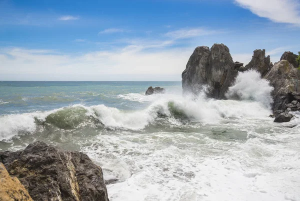 Güzel deniz manzarası. Gurzuf İlçesi, Crimea