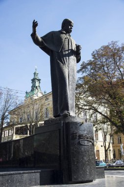 Lviv / Ukrayna - 06 Ekim 2018: anıt Ukraynalı şair, yazar, sanatçı, genel ve siyasi figür Taras Şevçenko, 24 Ağustos 1992 tarihinde açıldı
