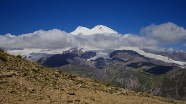 Mt Elbruz Dağı Cheget üzerinden bir bakış. Kafkasya, Rusya Federasyonu