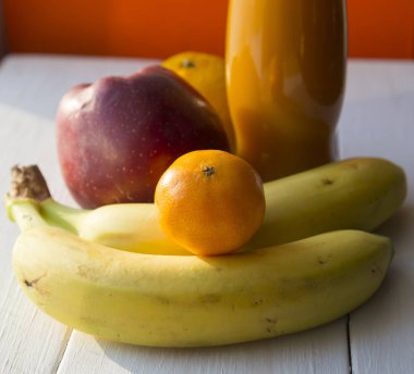 Taze meyve ve meyve suyu ahşap tablo