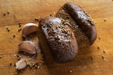 Çavdar ekmeği ile kişniş tohumu