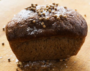 Çavdar ekmeği ile kişniş tohumu