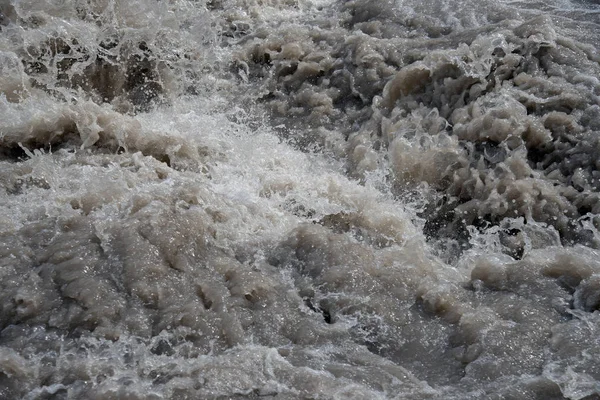 Stürmischer Gebirgsfluss Baksan (Kabardino-Balkaria)) — Stockfoto