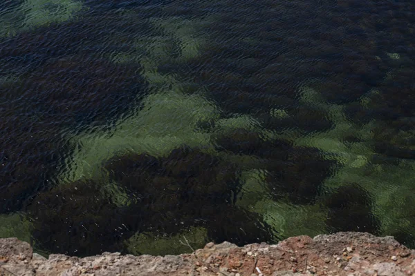 Καλοκαιρινό τοπίο στη μαύρη θάλασσα. Χερσόνησος τάρακουτ, Κριμαία — Φωτογραφία Αρχείου