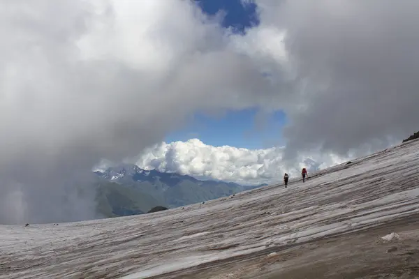 Vistas al paisaje de montaña, Monte Kazbek, Cáucaso, Georgia — Foto de Stock