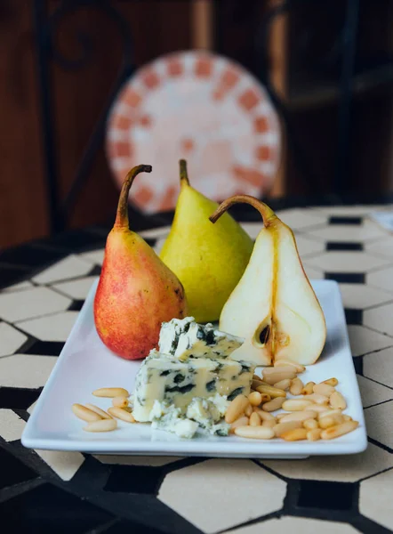 Blue Cheese Pine Nuts Ripe Pears White Plate — Stock Photo, Image