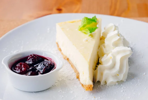 Slice Cheesecake Fruits White Plate — Stock Photo, Image