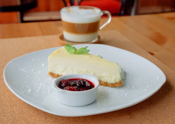 Slice Cheesecake Plate Cappuccino — Stock Photo, Image